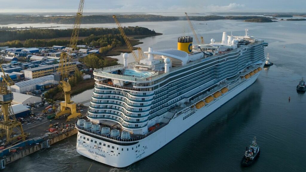 Alertă maximă pe vasul de croazieră aflat în carantină. Doi pasageri, uciși de coronavirus