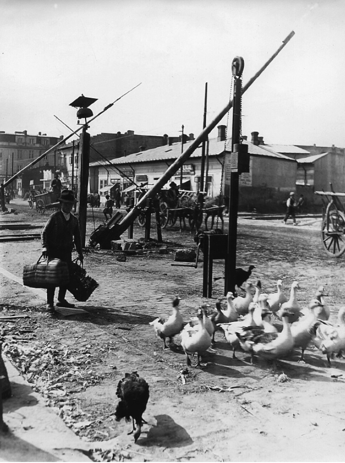 Patimile străzilor din București au istorie veche