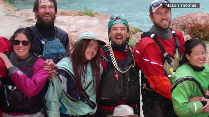 Habar nu aveau de pandemie. Reacția unor îndrăgostiți întorși din vacanță