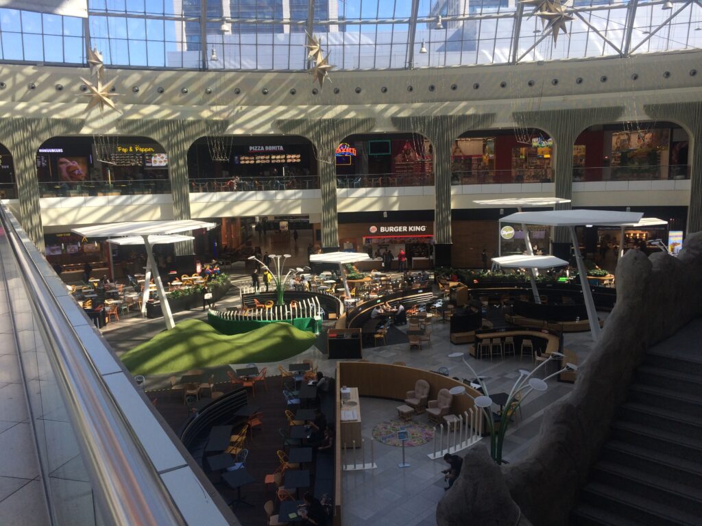 Dezastru pentru magazinele din mall-uri! Pierderi de zeci de milioane de euro, înregistrate zilnic