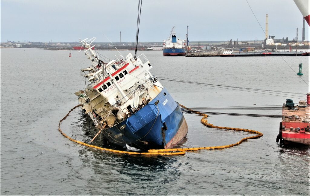 ”Nava morții” din portul Midia e amintire. Prin ce pericol biologic major a trecut litoralul