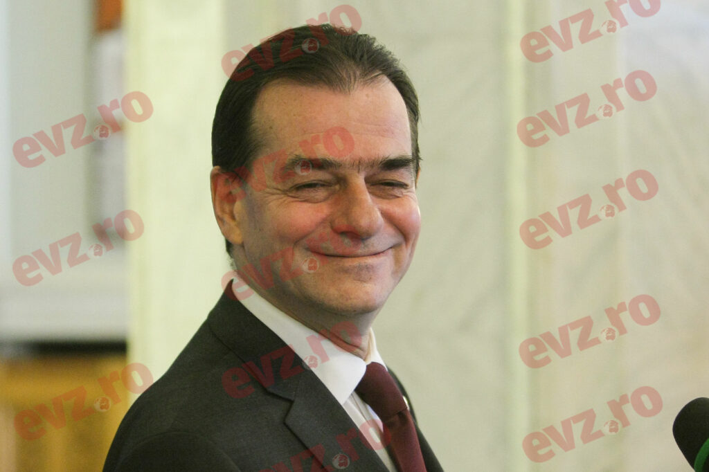 Deputatul Florin Roman se face preș în fața lui Orban: ”Comandantul care nu părăsește nava”