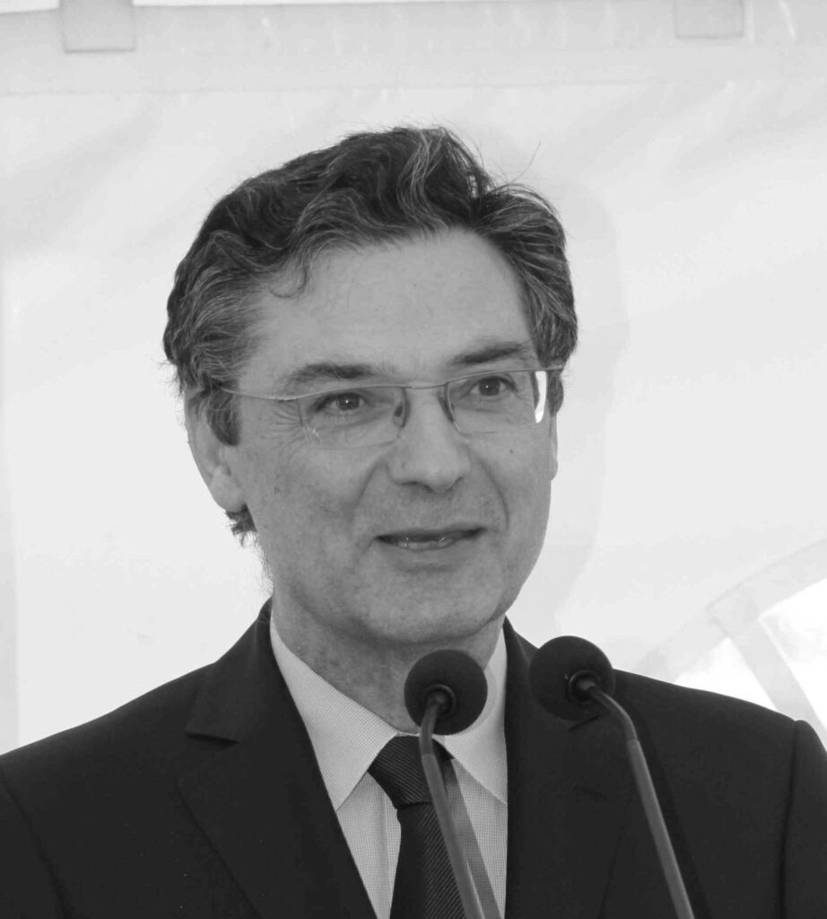 Un fost ministru francez a murit, după ce a fost infectat cu coronavirus