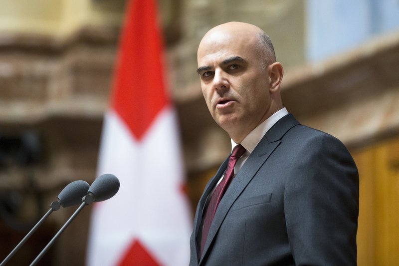 Elveția, 43 de morți: „Izolarea populației este spectacol politic”