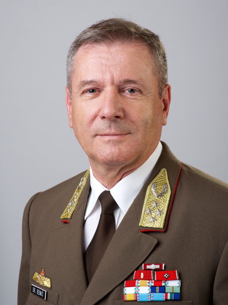 MTI: În conducerea a 51 de spitale din Ungaria au fost numiți comandanți militari