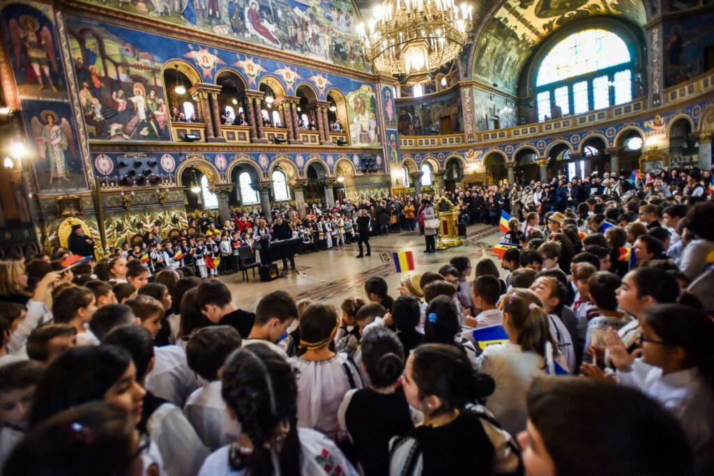 Ordonanță militară atacată în justiție! Proces pentru slujbele religioase