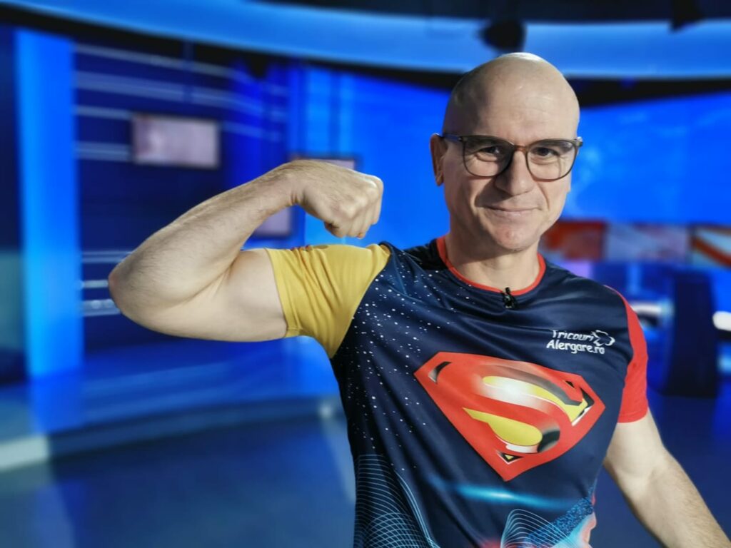 Un român a alergat 101 km într-un apartament, pentru bolnavii de coronavirus: „Am vrut să demonstrez că se poate”