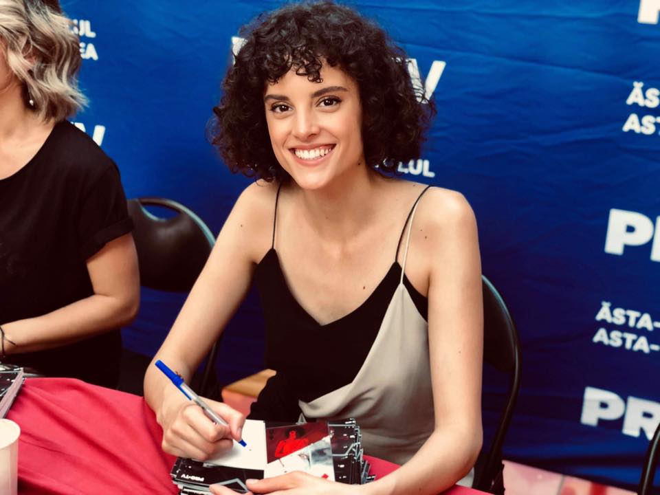 A sărit prin balcon în camera băieților! Dezvăluiri despre vedeta din serialul „Vlad”