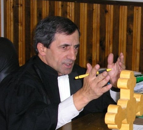 Idioţii şi criminalii dracului