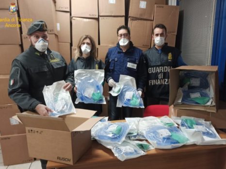 UE: Fiecare pentru sine! Italia a furat aparatele de ventilație ale Greciei