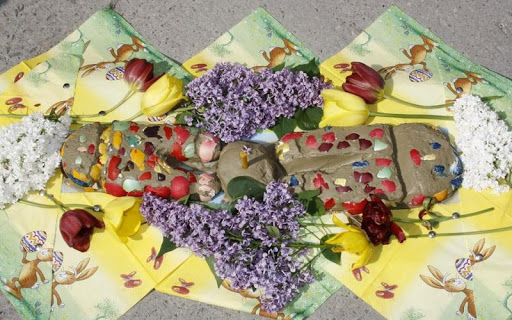 Muma ploii și tatăl soarelui îngropați de copiii românilor