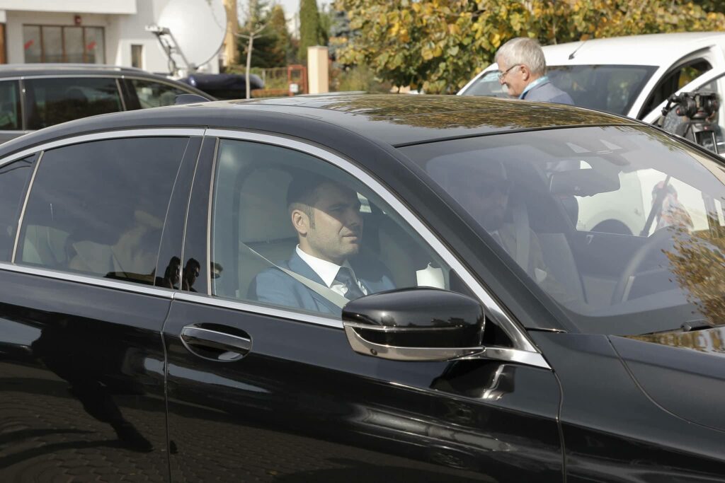 Ce mașină preferă Adrian Mutu. „Briliantul” se plânge, însă, de drumurile din România