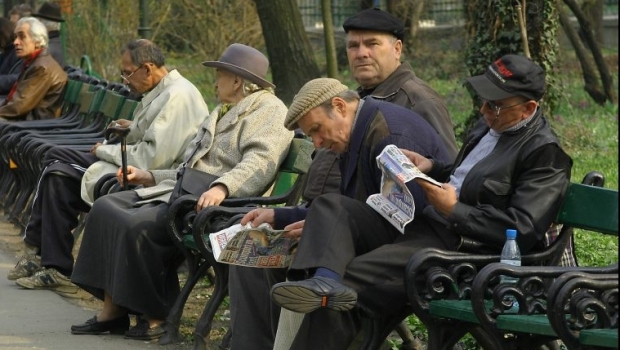 Măști gratuite pentru pensionarii și persoanele cu dizabilități din București! E oficial!
