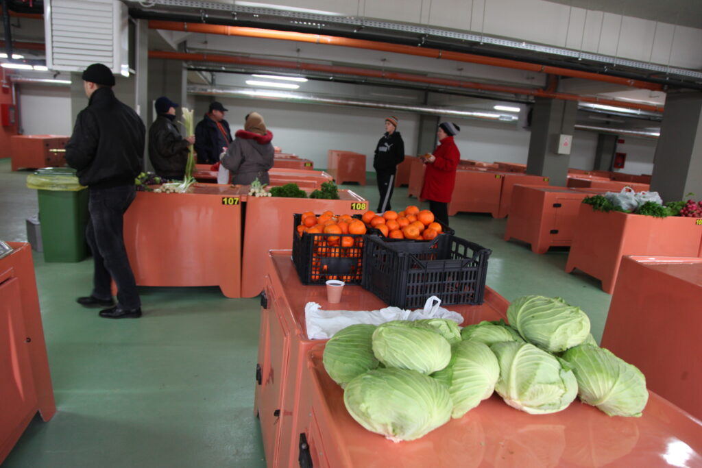 Piețele agroalimentare rămân deschise. Reguli stricte pentru cumpărători și vânzători