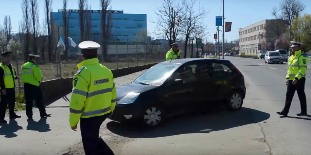 Polițiști de la Rutieră, reținuți. Pentru ce sumă ridicolă riscă acum închisoarea
