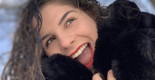 Lacrimi și pandemie la Paris. Julie, 16 ani, prima minoră decedată în Franța