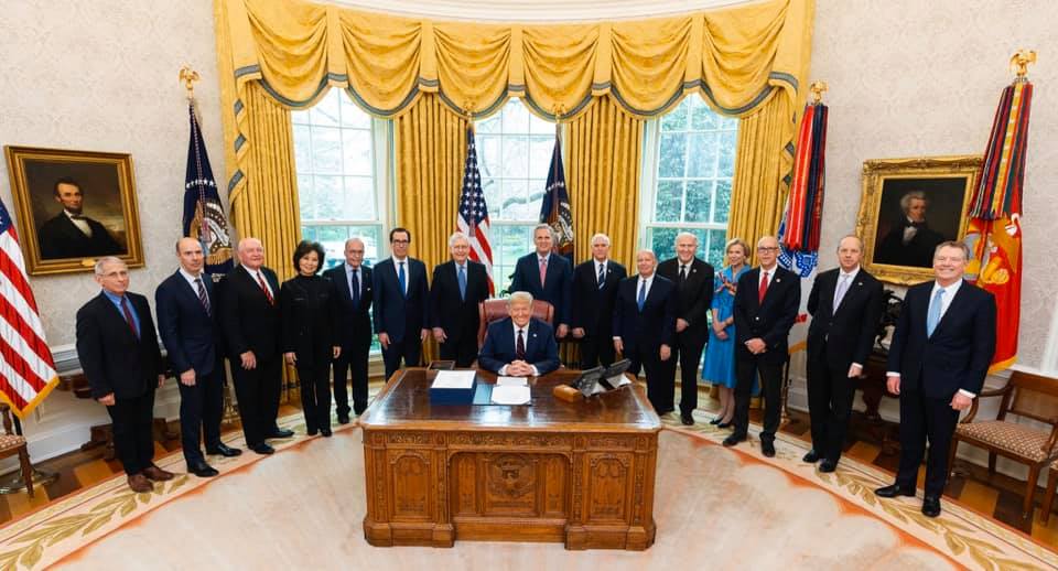 Trump dă verde planului de relansare economică