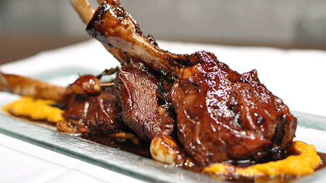 Nutriționiștii ne învață cum să nu facem indigestie: combinații interzise pe masa de Paște