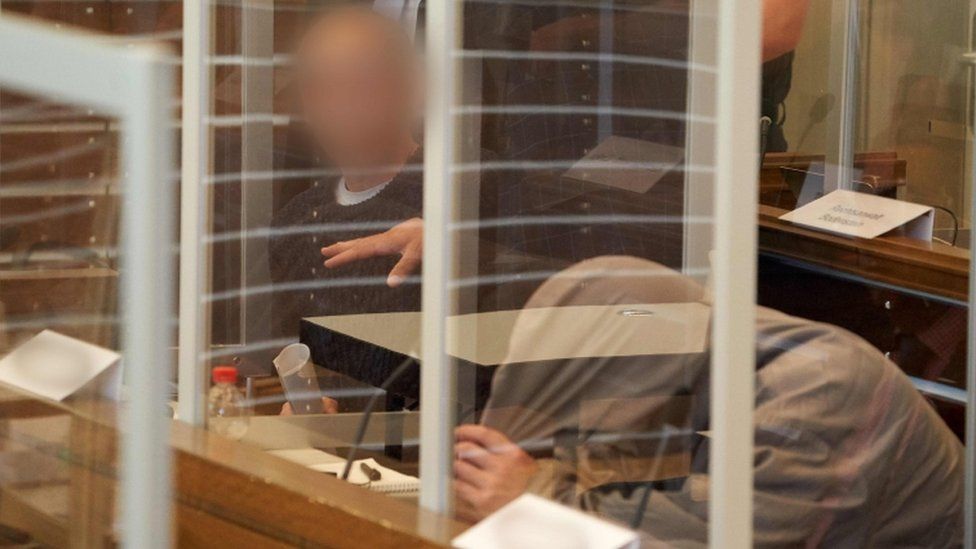 Cum și-au primit sentința doi foşti  agenți secreți acuzați de crime odioase