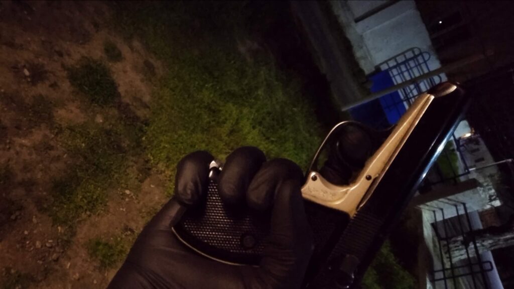 Urmărire ca-n filme, cu focuri de armă, în Timiș. Record de dosare penale pentru doi bărbați