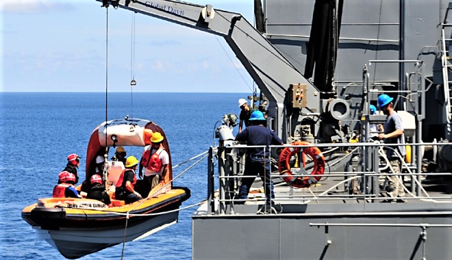 Marinarii români, ”lucrători cheie”, care trebuie exceptați de la ordonanțele militare