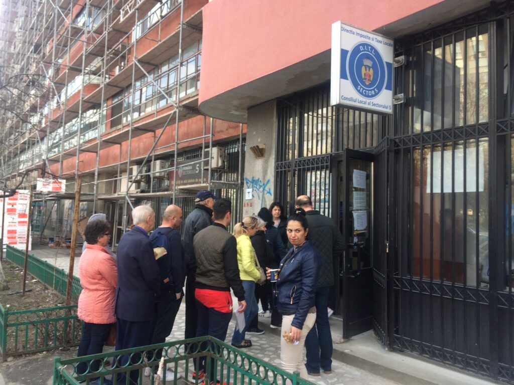 Ghișeul unde plătești dările va fi istorie. Plata electronică, o realitate în Sectorul 5
