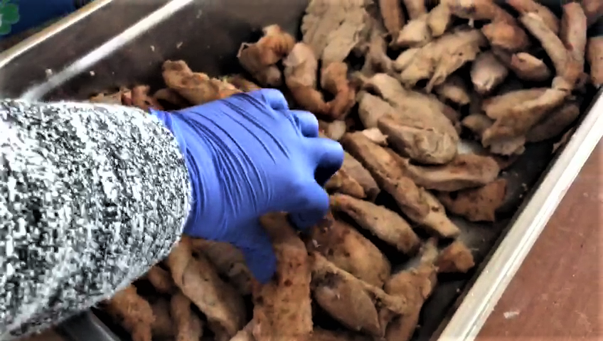 Firma care hrănește repatriații carantinați la Mamaia, sancționată de ANPC