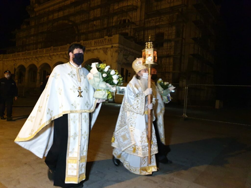 Înviere la malul mării. IPS Teodosie: ”Dumnezeu este iubire. Fiind o familie, vom birui”