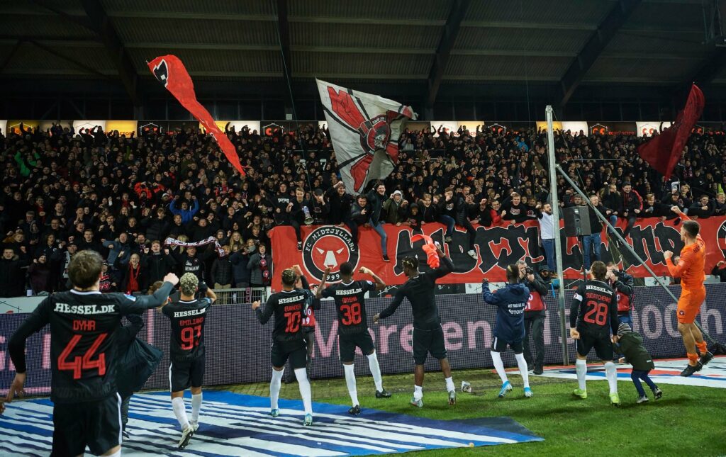 Metoda găsită de un club de fotbal pentru ca fanii săi să „asiste” la meciuri, atunci când acestea se vor relua