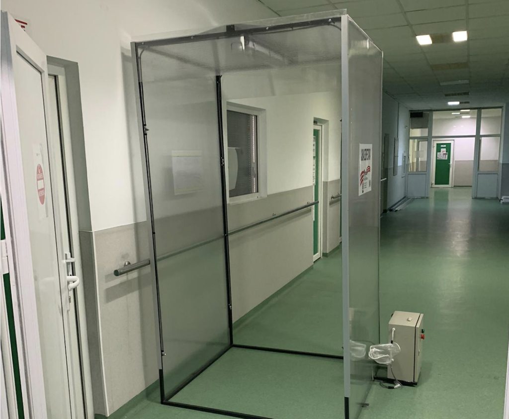 Măsuri de siguranță ca-n filme într-un spital din vestul țării