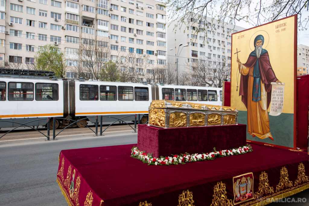 Sfinții, aruncați în prima linie a Războiului cu Epidemia (VIDEO)