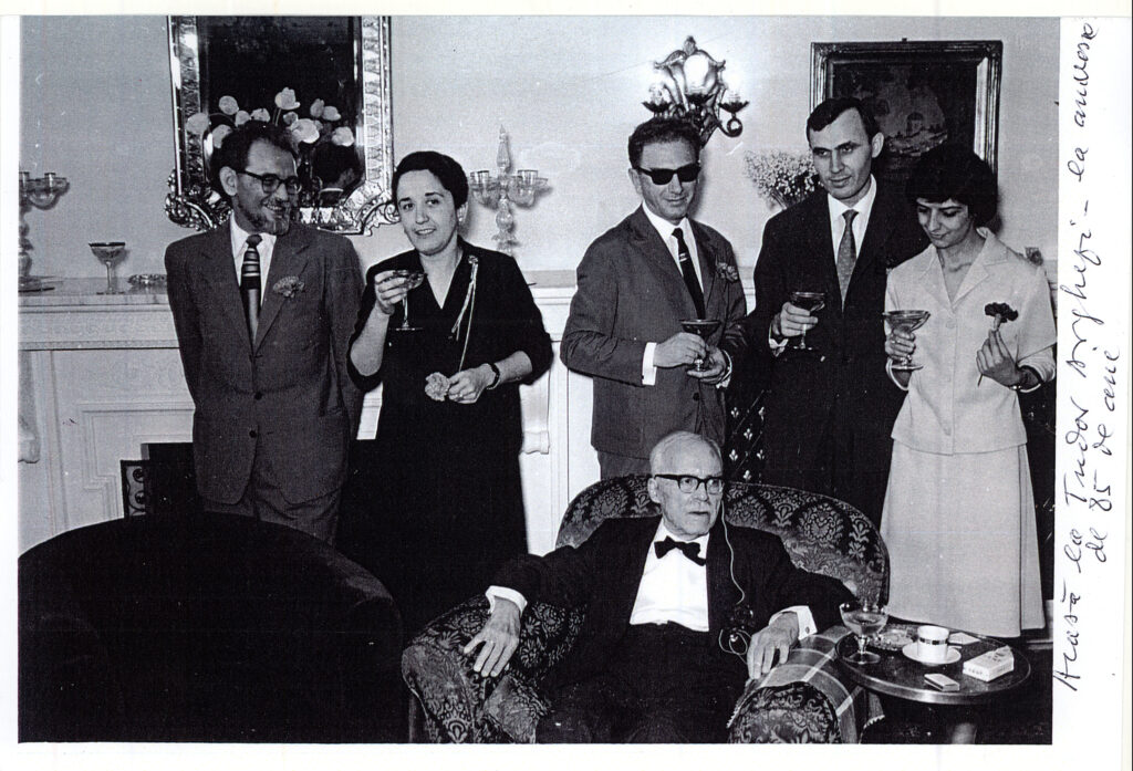 Literatura română îți dă întâlnire pe Facebook! Transmisii în direct din casele lui Arghezi, Bacovia, Minulescu și Rebreanu