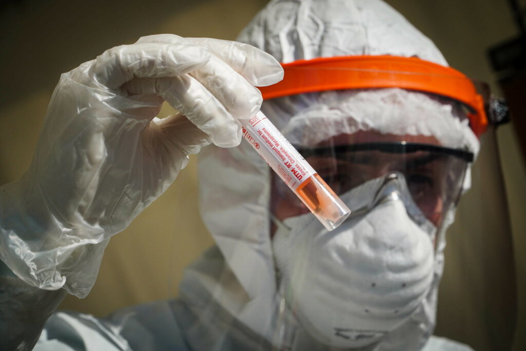 Pandemia a făcut peste 180.000 de morți la nivel mondial