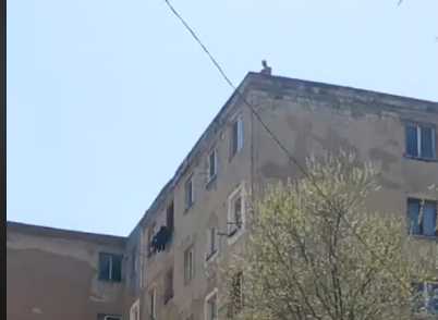 Foamea îi face pe români să se arunce de pe bloc! Scandal mare la Vulcan