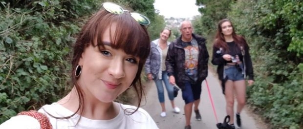 O tânără cântăreața s-a sinucis. Nu a mai suportat izolarea