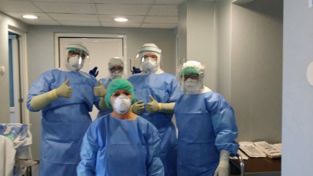 O fetiță infectată cu coronavirus, operată cu succes de o echipă de chirurgi din Constanța