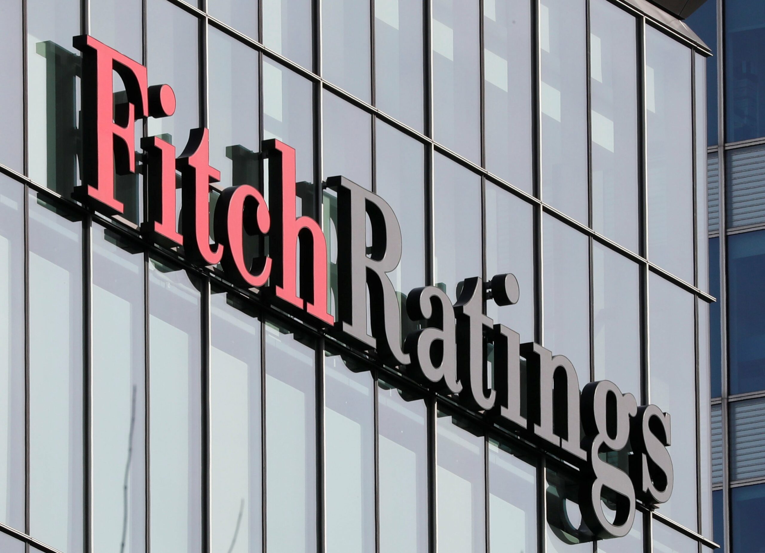 România află pe 31 iulie verdictul Fitch privind ratingul de țară. Miza este evitarea categoriei „junk”