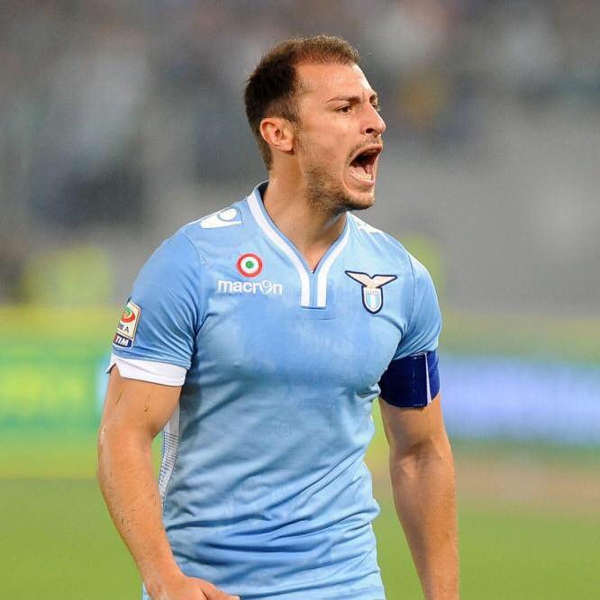 Un român care joacă în străinătate, cel mai dur fotbalist din istoria clubului