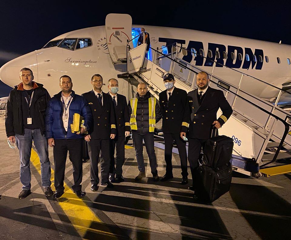 200.000 de măşti au ajuns în România. Unde vor fi distribuite acestea