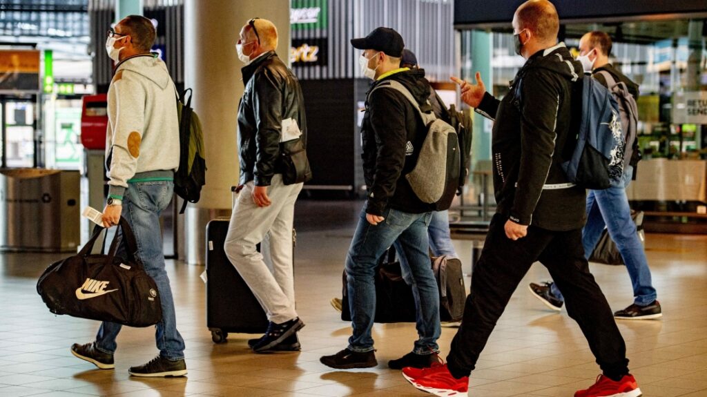 Români terorizați în Germania! Neplătiți și bătuți de mafia rusească