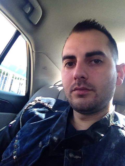 Dădea în lăutari cu valută falsă. Maneliștii s-au prins și cereau doar lei