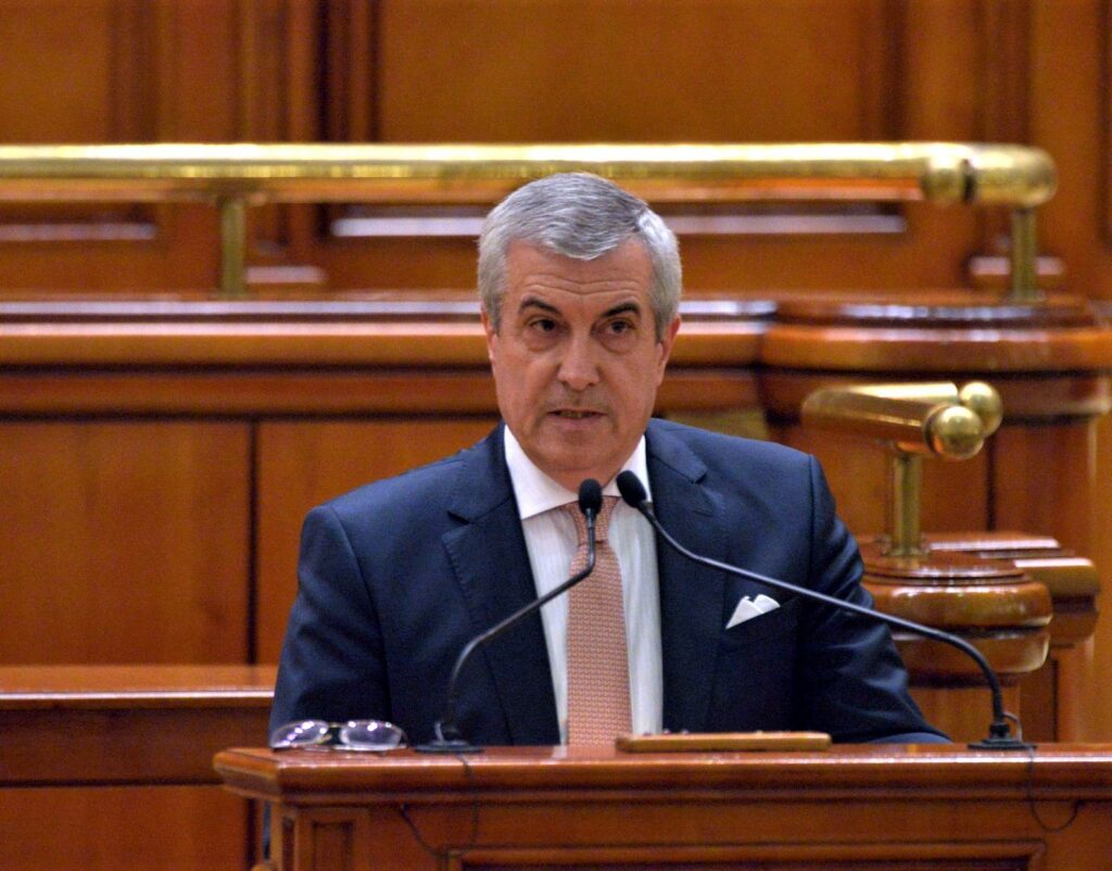 Tăriceanu schimbă legea. Îi cheamă pe Orban și Iohannis să dea socoteală în Parlament