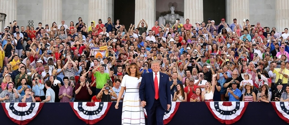 Donald Trump revine în campanie, dar nu oricum, ci cu stil. Scenariul e demn de un film