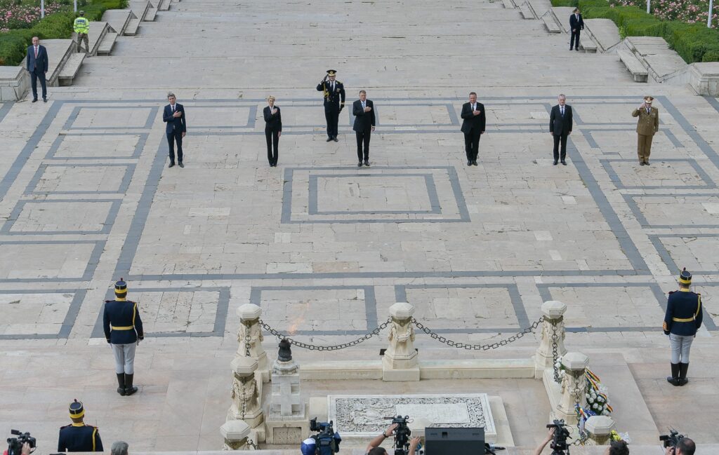 Premieră după căderea comunismului: Fără slujbă religioasă la ceremonia oficială de Ziua Eroilor de la Mormântul Ostașului Necunoscut