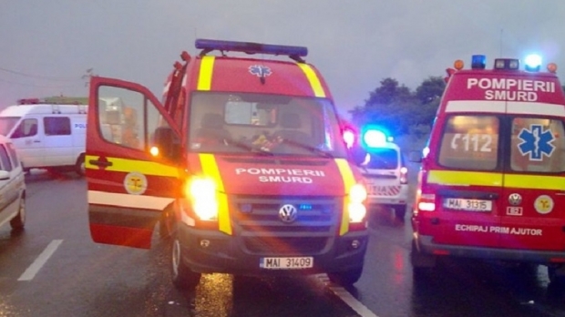 Accident dramatic în Bacău. Șapte persoane, printre care trei copii, sunt în stare gravă la spital