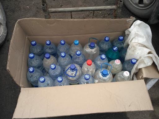 Zeci de decese după o înmormântare unde s-a băut alcool contrafăcut