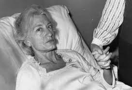 A murit moștenitoarea unui imperiu financiar. Și-a văzut băiatul supus torturilor