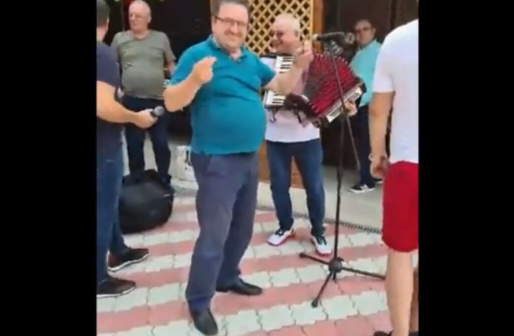 Cum s-a dat în stambă, cu lăutarii, un oficial CNAIR