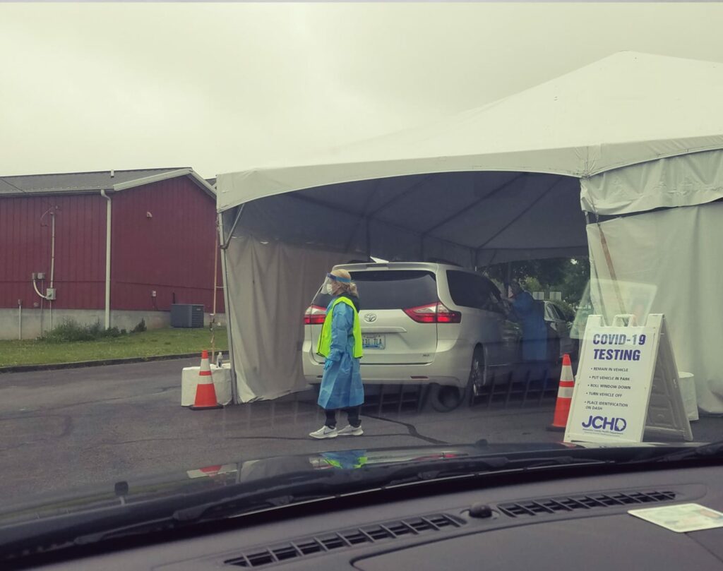 Primul centru de testare „drive-in” se deschide în țară. Cât va costa un test