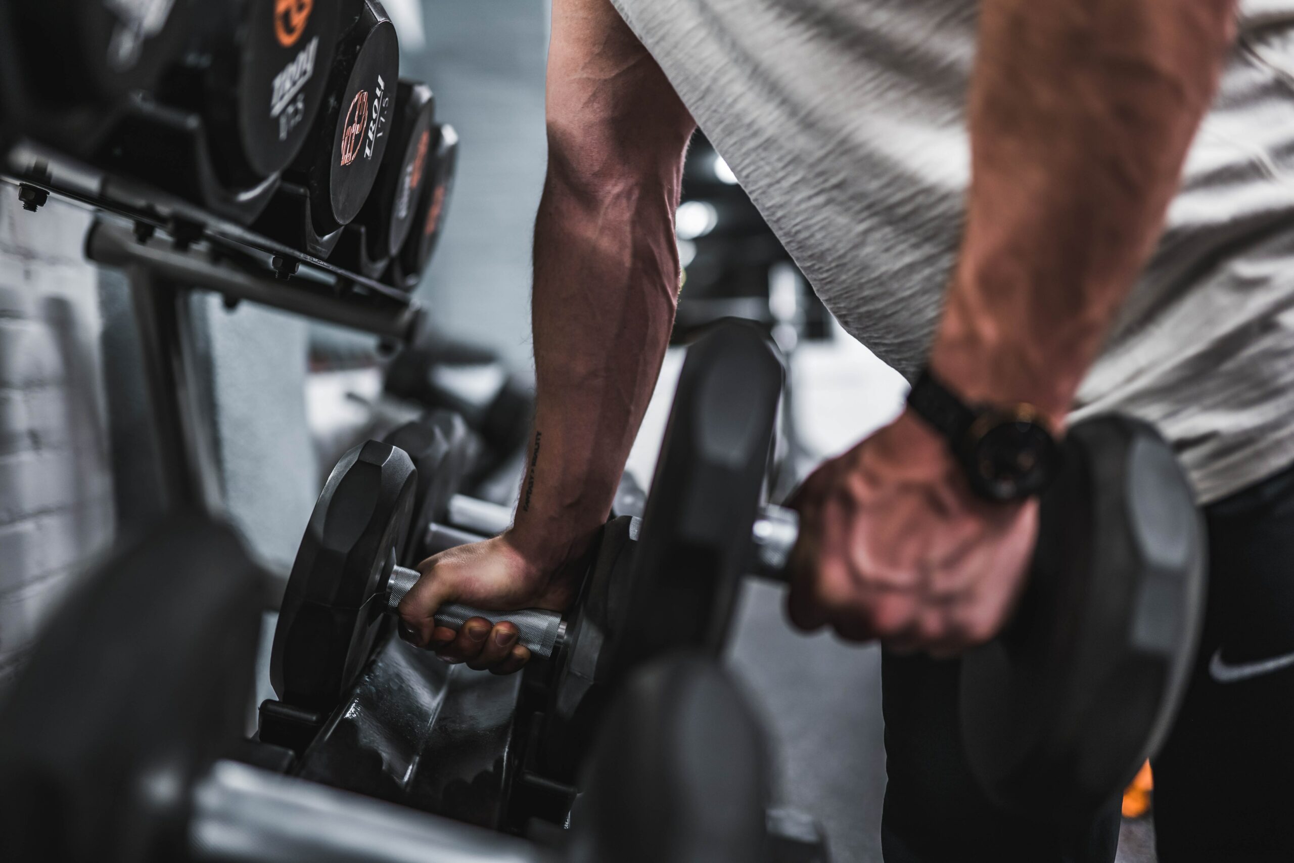 Un celebru antrenor de fitness a murit la doar 30 de ani. Greșeala care i-a fost fatală